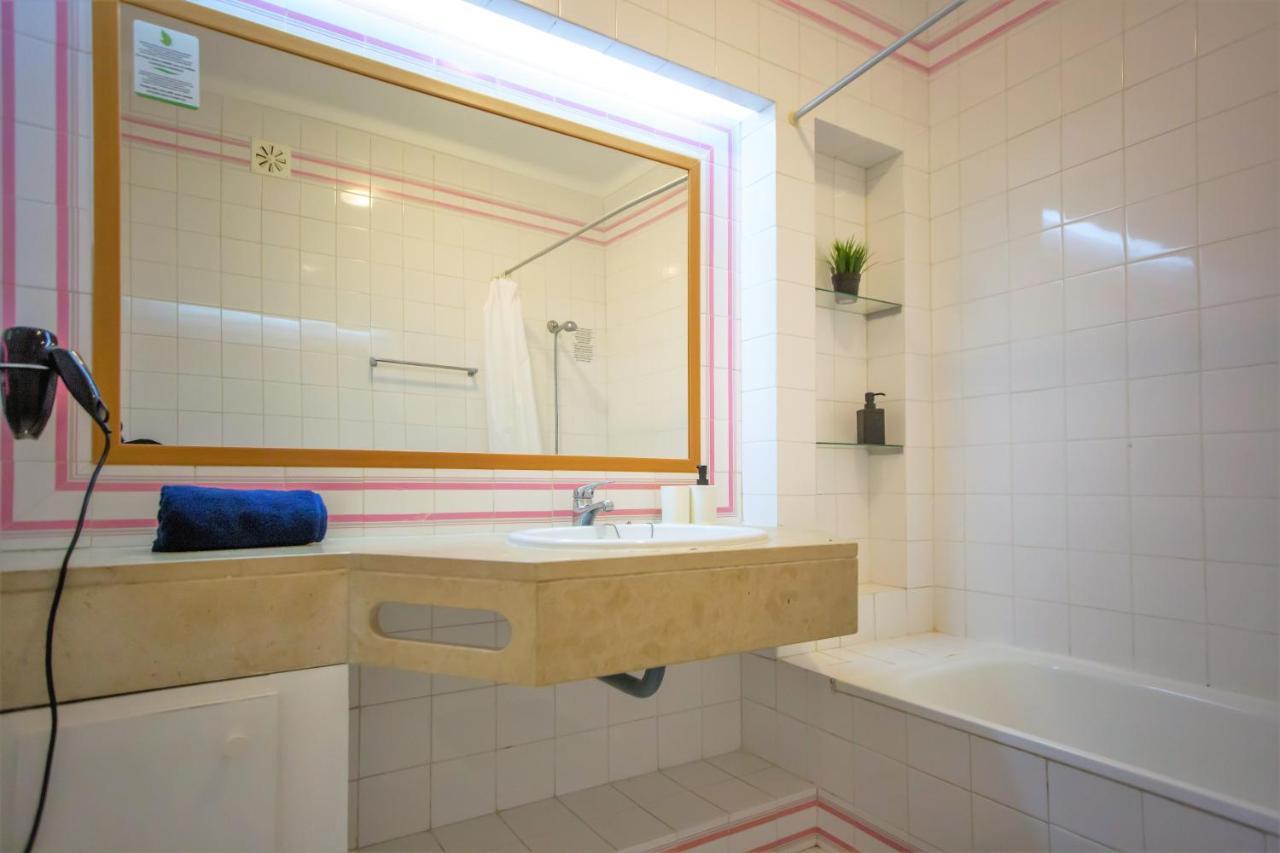 Sea View Apartment - 3 Swimming Pool & Fitness Albufeira Esterno foto