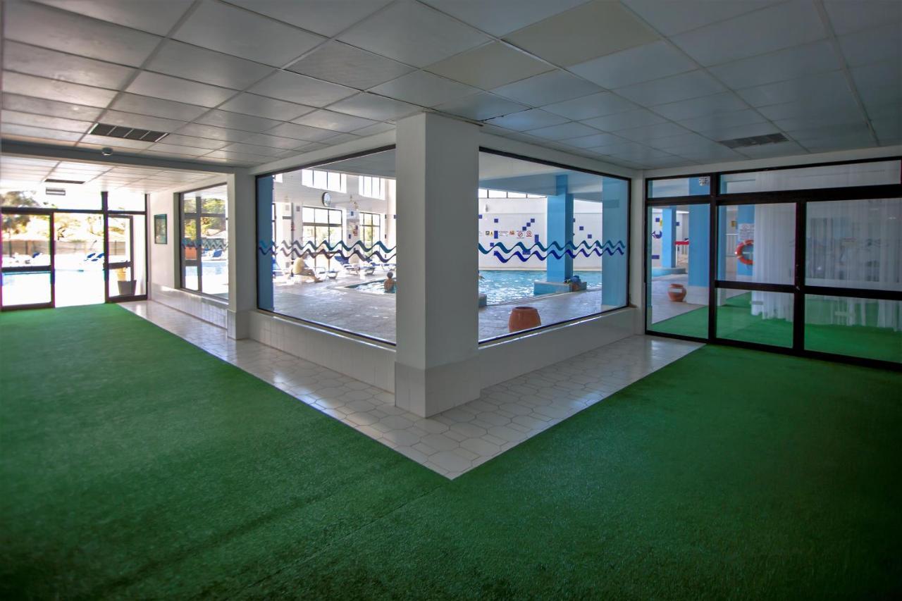 Sea View Apartment - 3 Swimming Pool & Fitness Albufeira Esterno foto