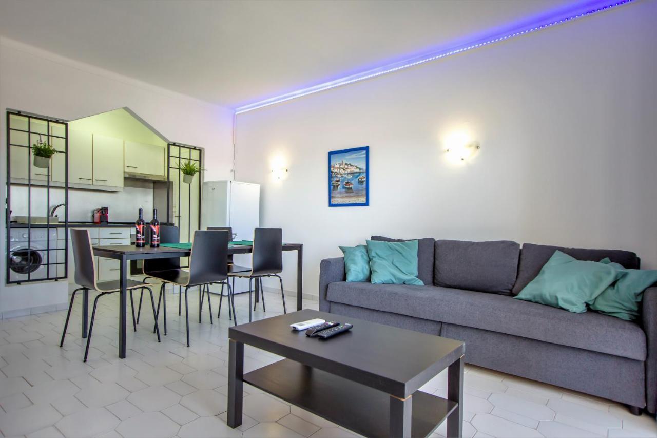 Sea View Apartment - 3 Swimming Pool & Fitness Albufeira Esterno foto