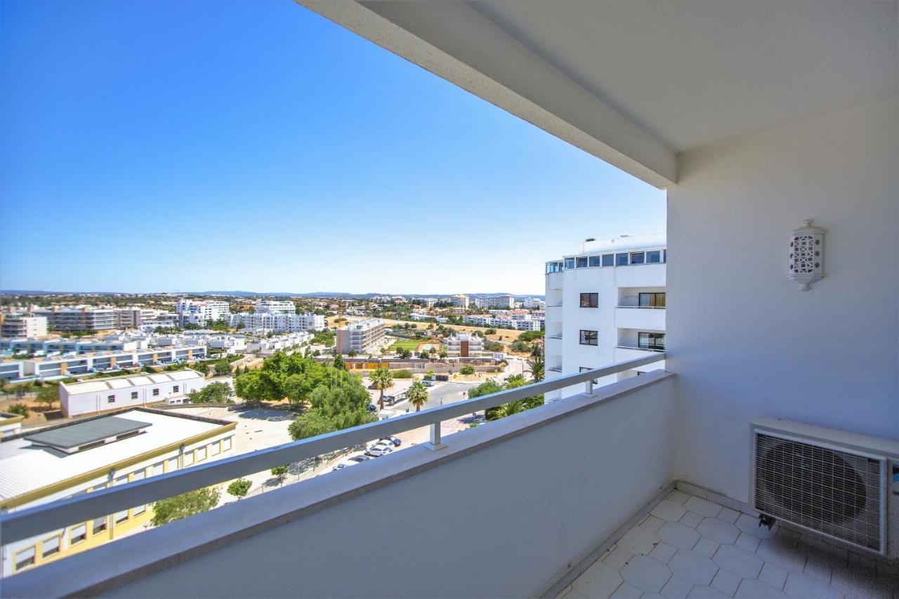 Sea View Apartment - 3 Swimming Pool & Fitness Albufeira Esterno foto